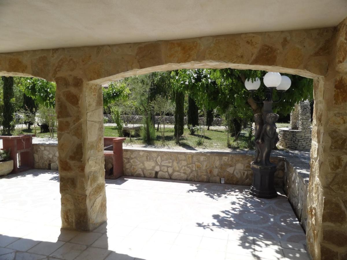 Locations Des Alpilles Saint-Rémy-de-Provence Exterior foto